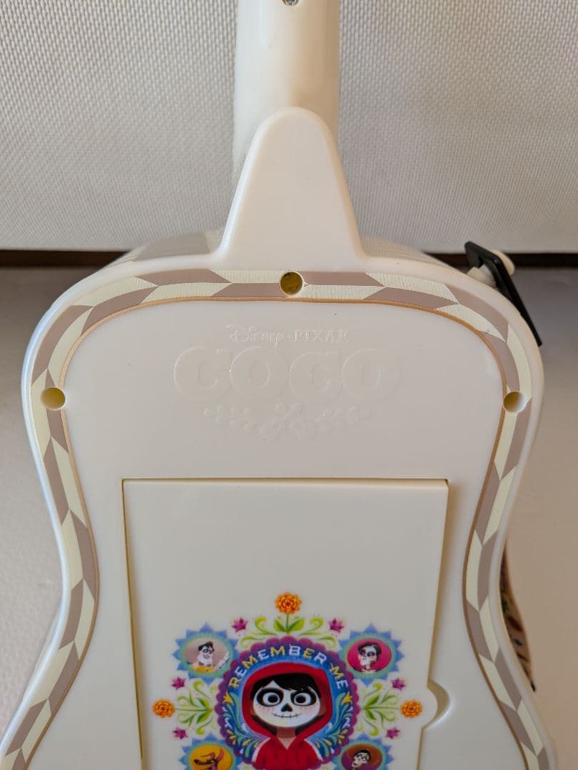 ディズニーパーク　リメンバーミーCOCOギター　ポップコーン　海外限定