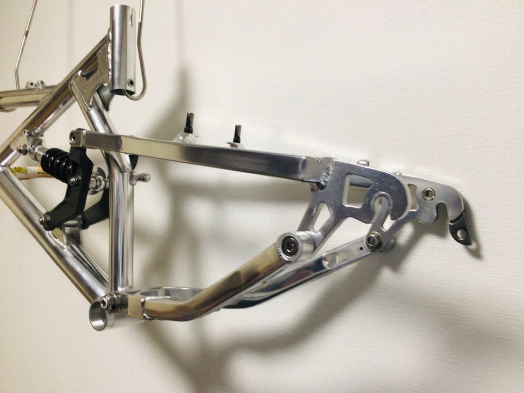 レース用フルサスMTB 英国製 Kinesis アルミ合金フレームセット 未使用