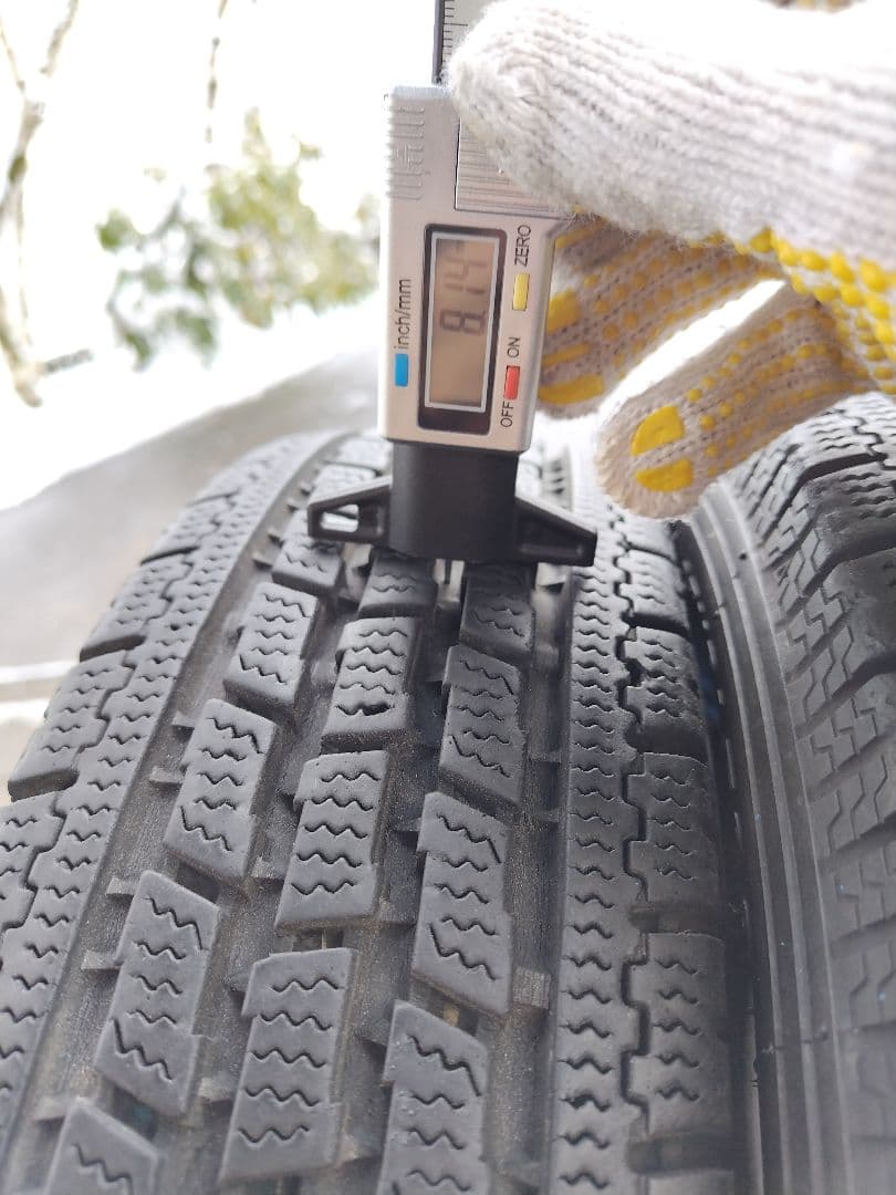 145/80R12・LT【1/2】軽トラ用スタッドレス・鉄ホイール付、２本分割