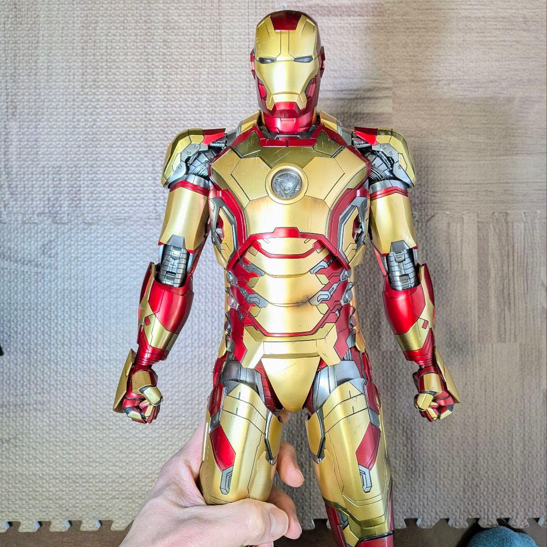 ホットトイズ 1/4 QS008 アイアンマン マーク42 　スタンド欠品