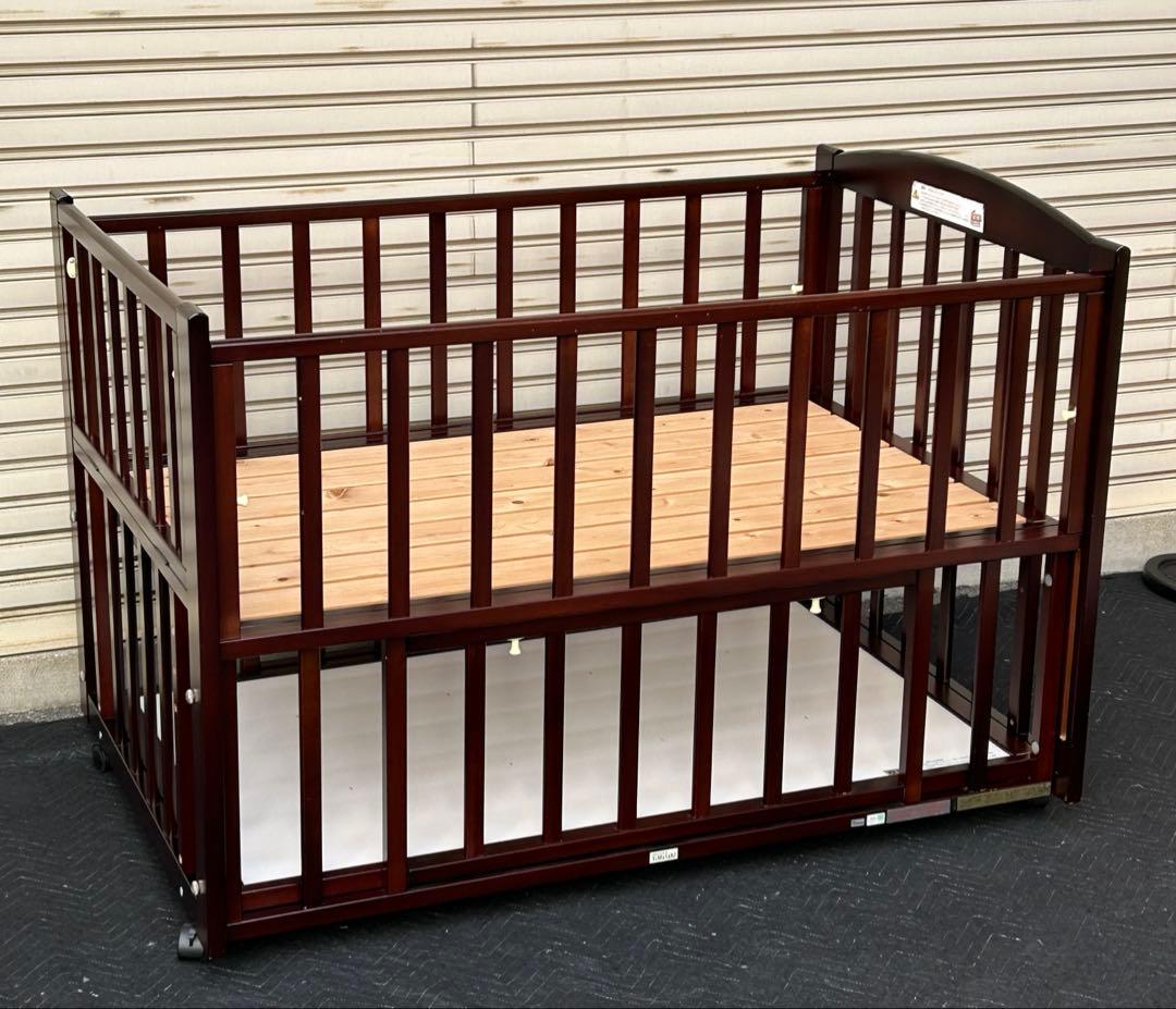 ヤマサキ　ベビーベッド　スリーオープン　三方向開閉