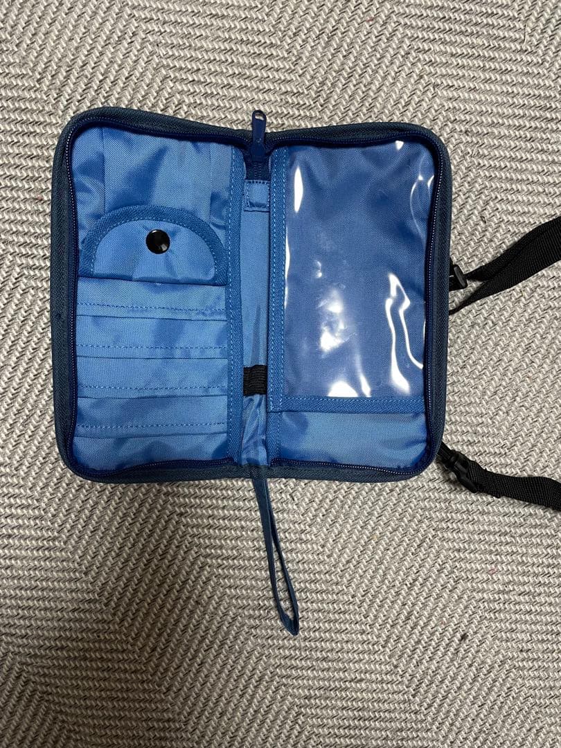 Interbreed トラベルポーチ 青