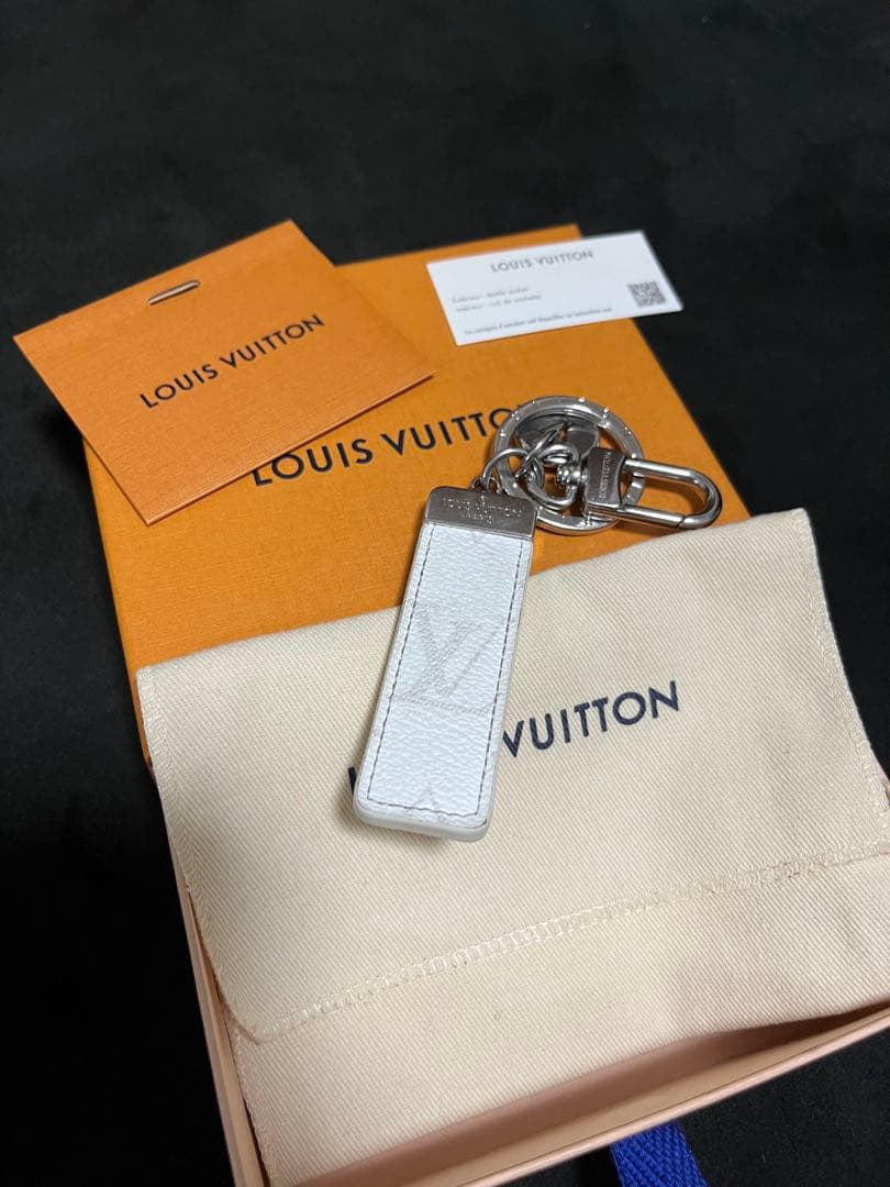 LOUIS VUITTON ホワイトレザー キーホルダー