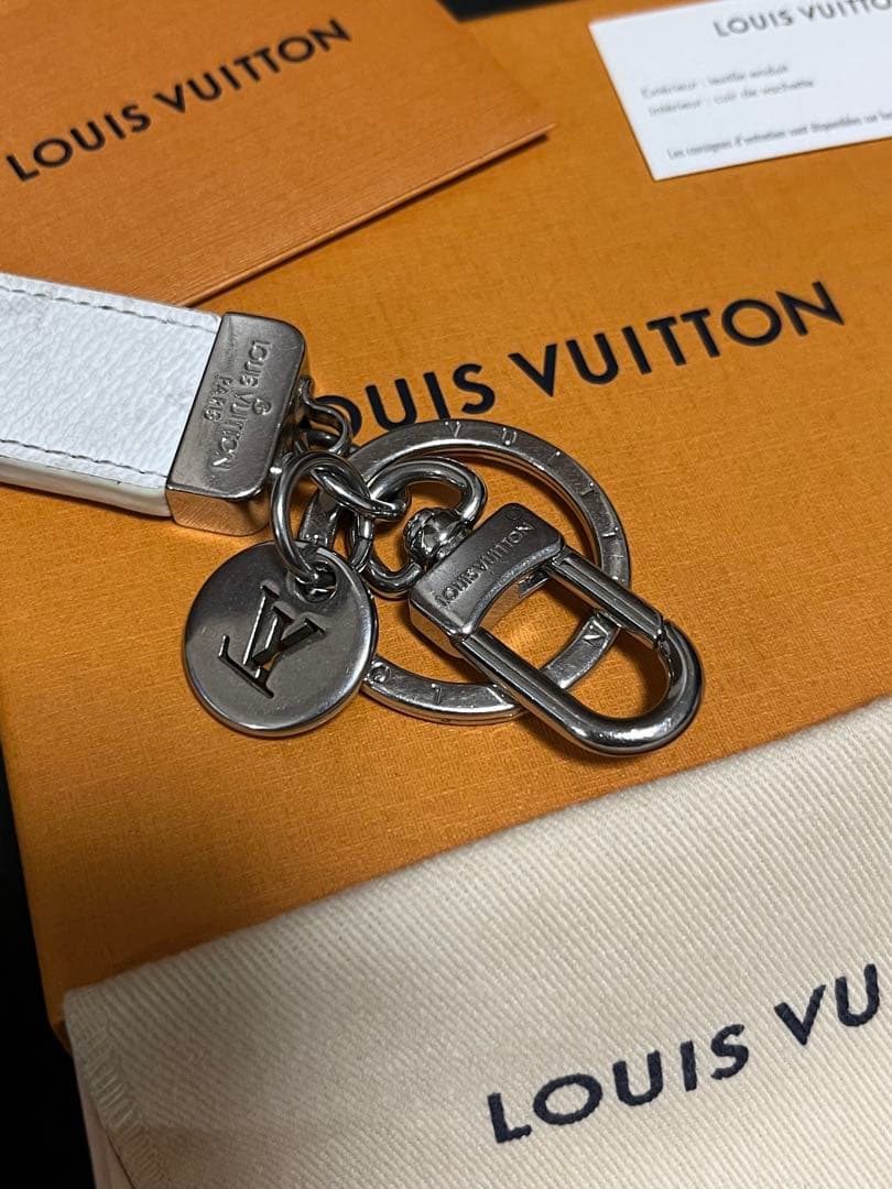LOUIS VUITTON ホワイトレザー キーホルダー
