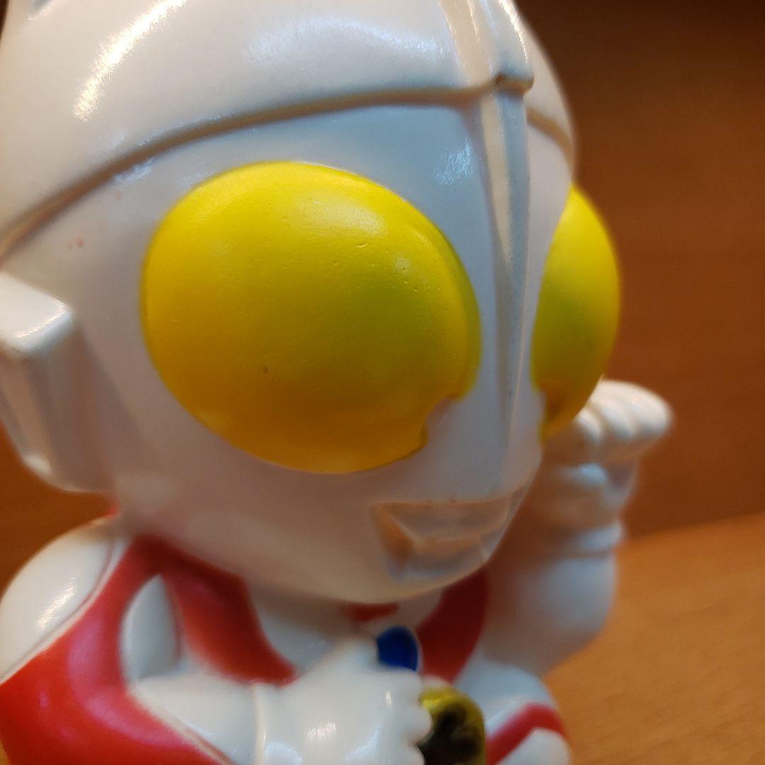 蔵出し特価ウルトラマン フィギュア招き猫貯金箱高さ１４cm