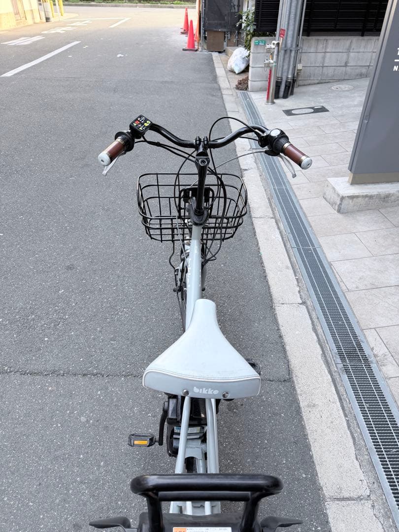 大阪府　子供乗せ　ブリヂストン　電動アシスト自転車 チャイルドシート付き グレー