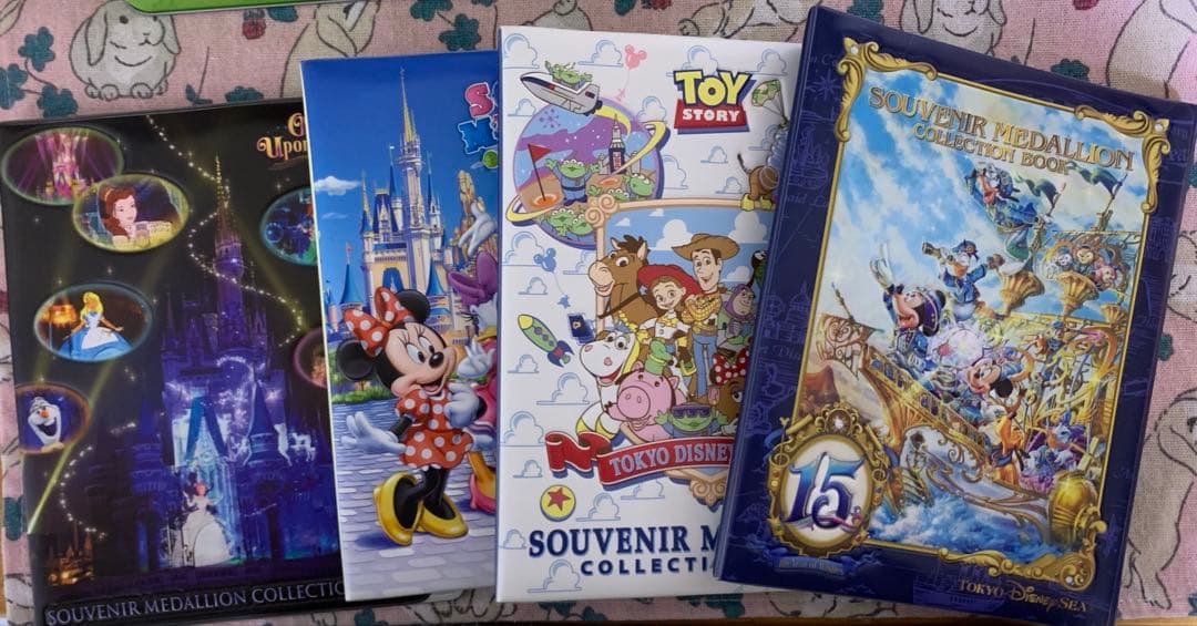 スーベニアメダル ケース4冊 メダル143枚