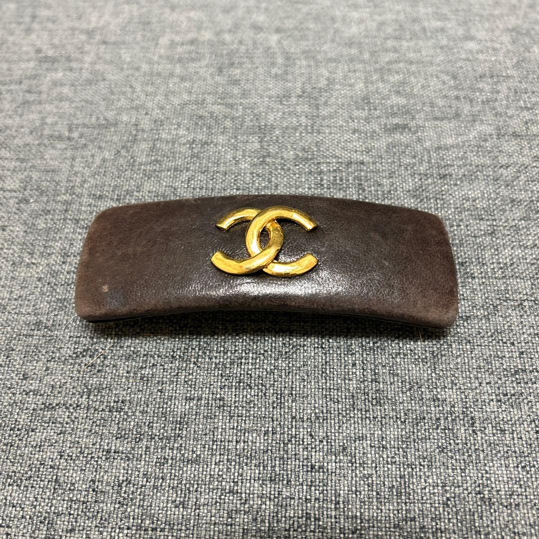 3071　CHANEL　レザー ヘアバレッタ　ヘアークリップ　ヘアーアクセサリー