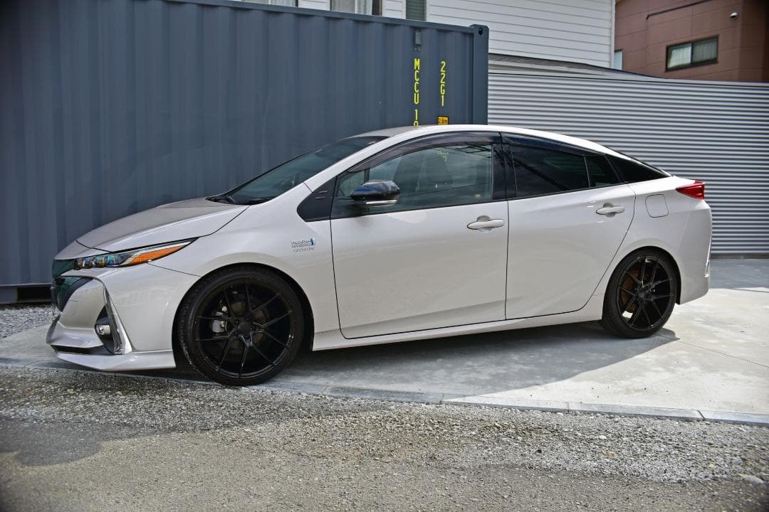 50プリウス＆PHV専用　19インチホイール＆タイヤ4本SET 新品未使用品