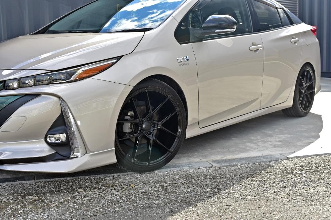 50プリウス＆PHV専用　19インチホイール＆タイヤ4本SET 新品未使用品