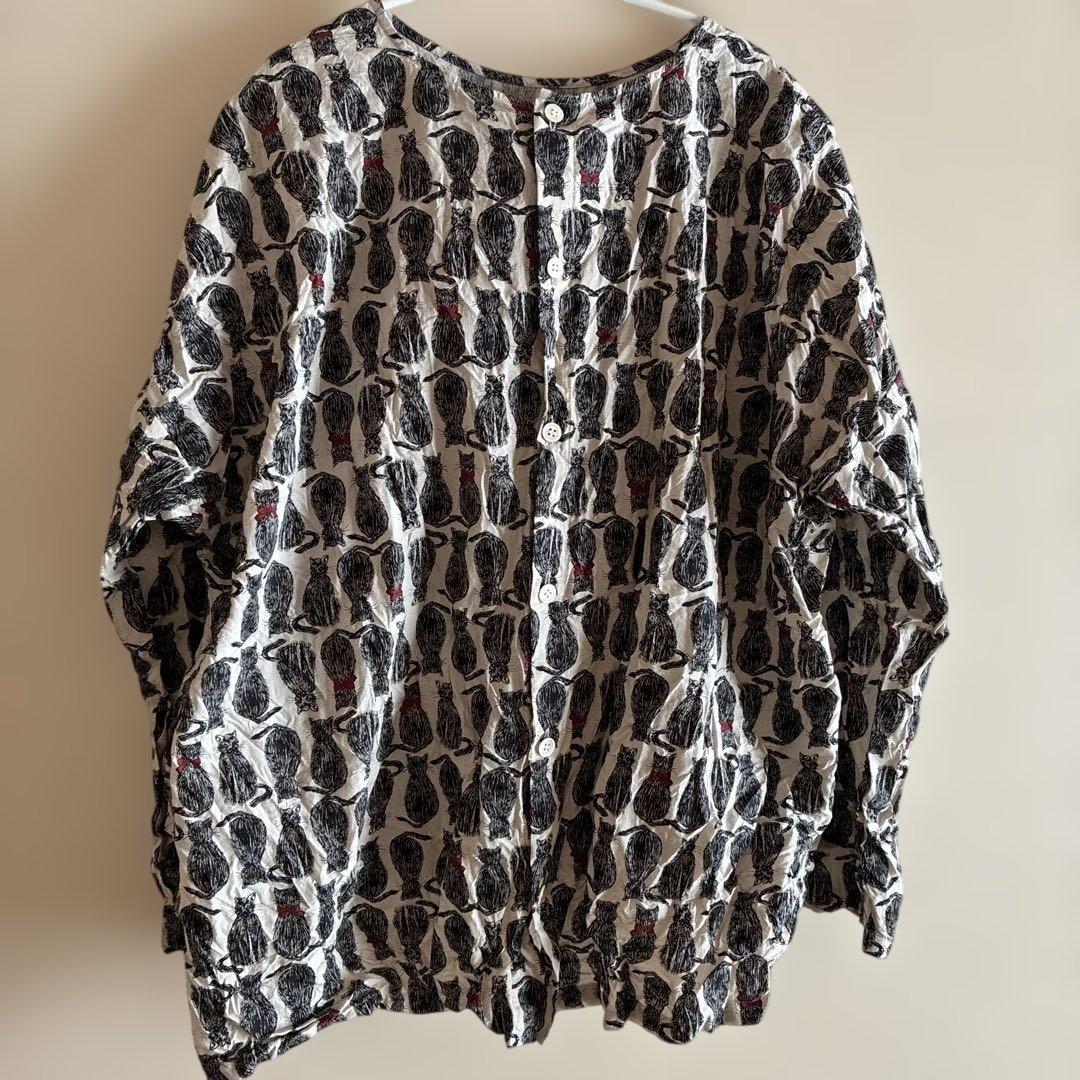 パドカレ 今期 猫柄スカーフ付ブラウス