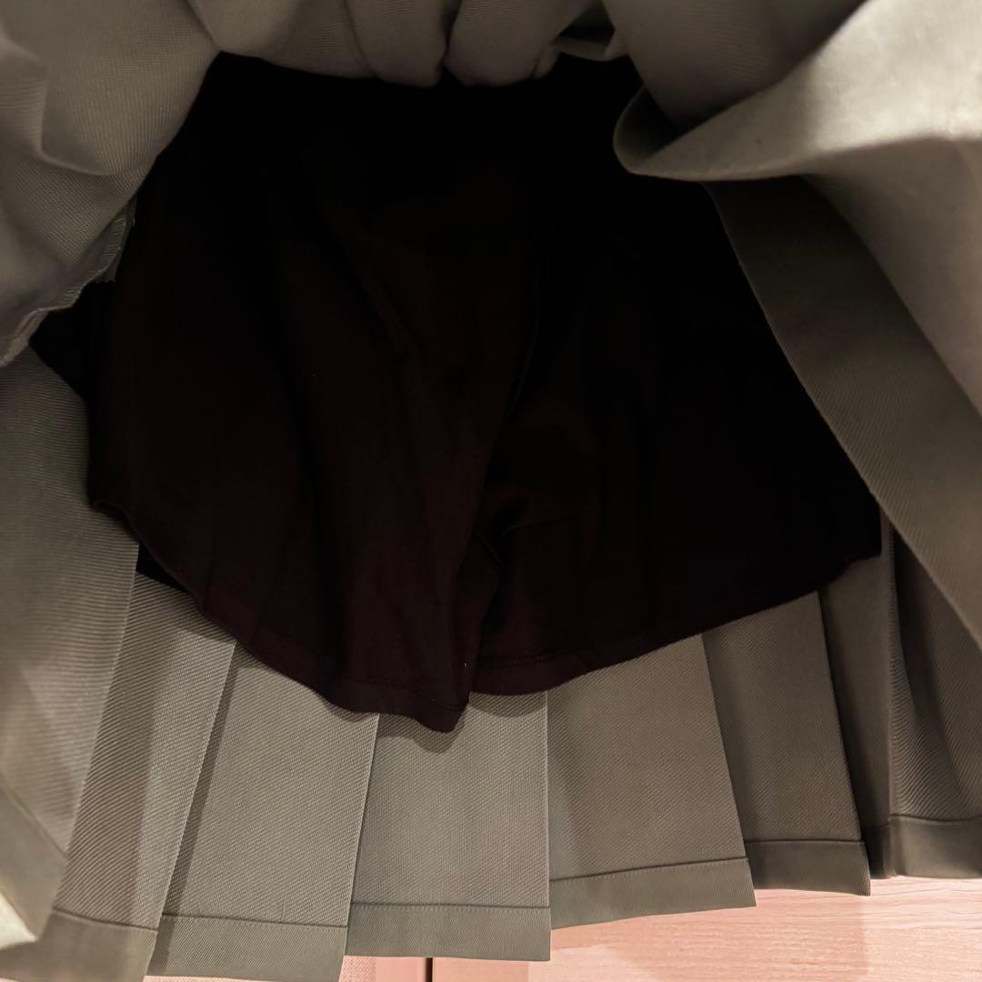 ニューエラ[紺野ゆりコラボ]モックネックスウェット プリーツスカート