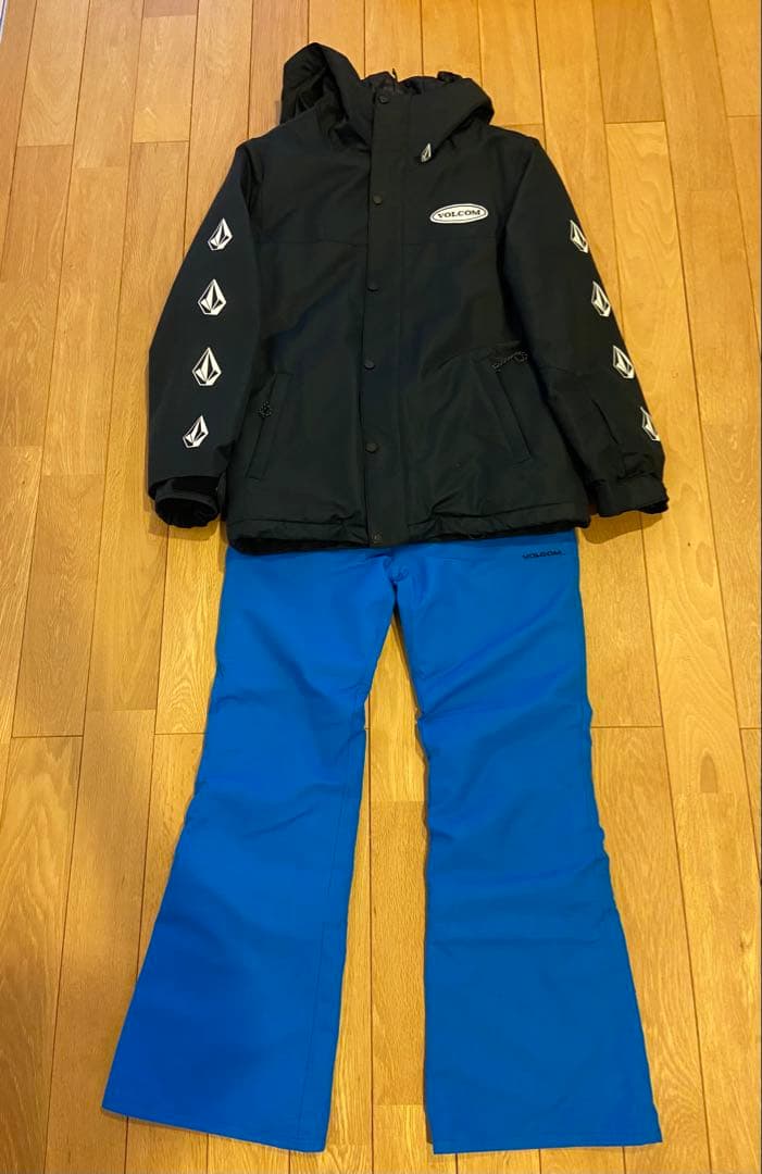 VOLCOM スノーボード　スキー　ウェアセット 黒/青　クリーニング済み