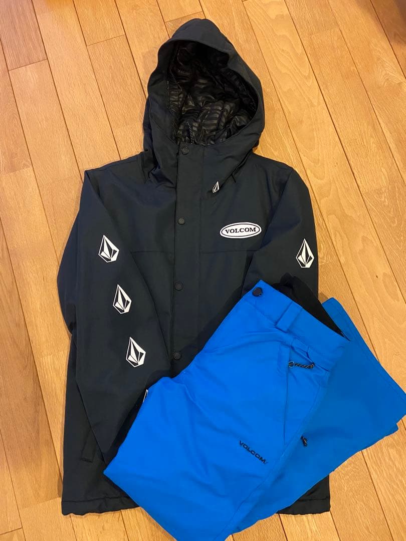 VOLCOM スノーボード　スキー　ウェアセット 黒/青　クリーニング済み