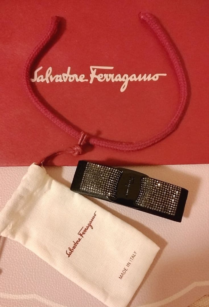 【最終値下げ】新品未使用 フェラガモ ストーン リボン バレッタ