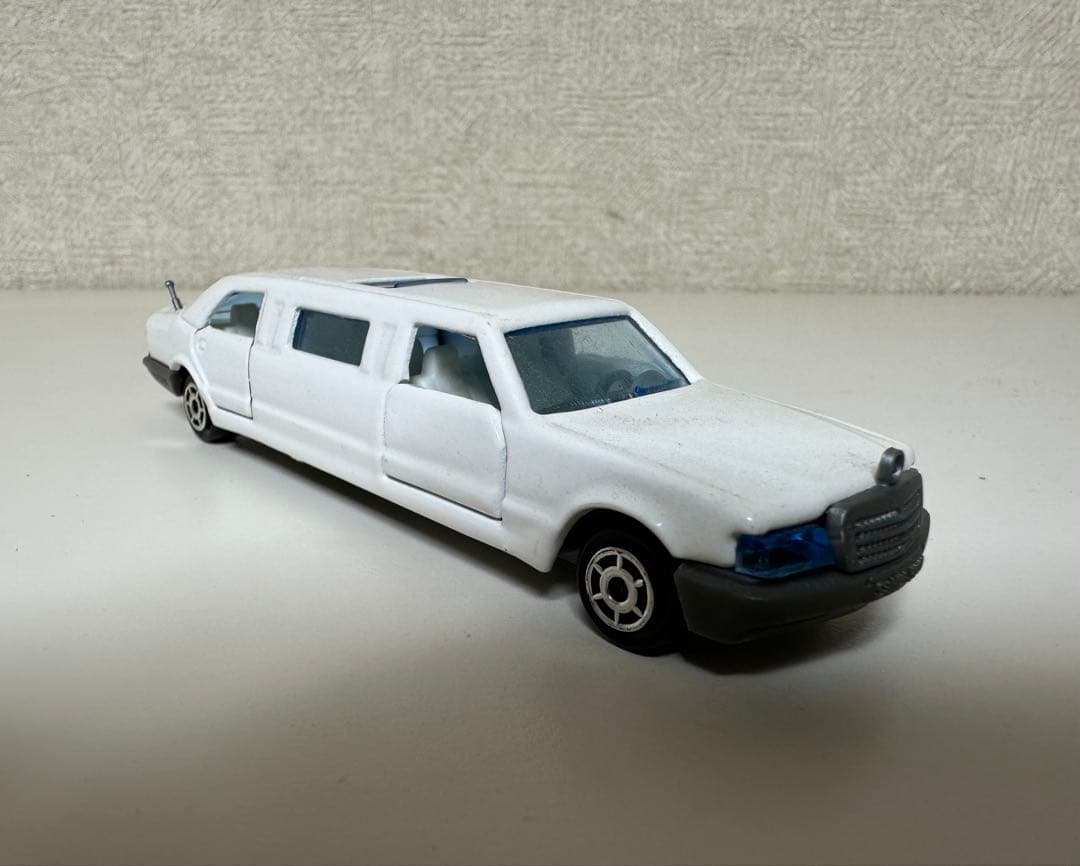 ミニカー MAJORETE LIMOUSINE MERCEDES ECH 1/58