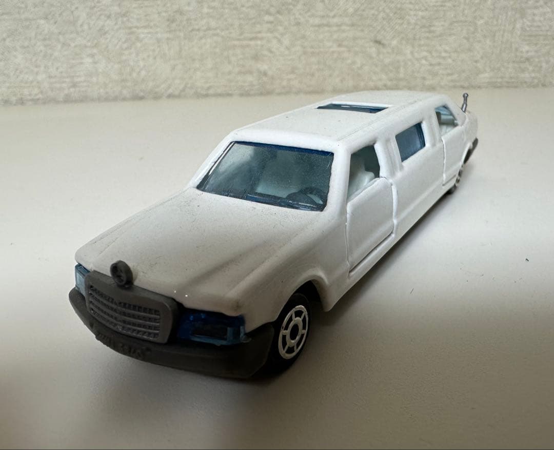 ミニカー MAJORETE LIMOUSINE MERCEDES ECH 1/58