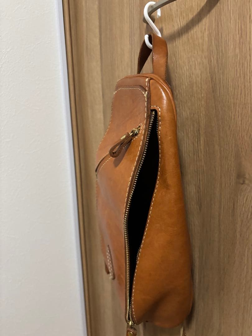 さらに値下！HERZトリプルファスナーボディバッグF-3