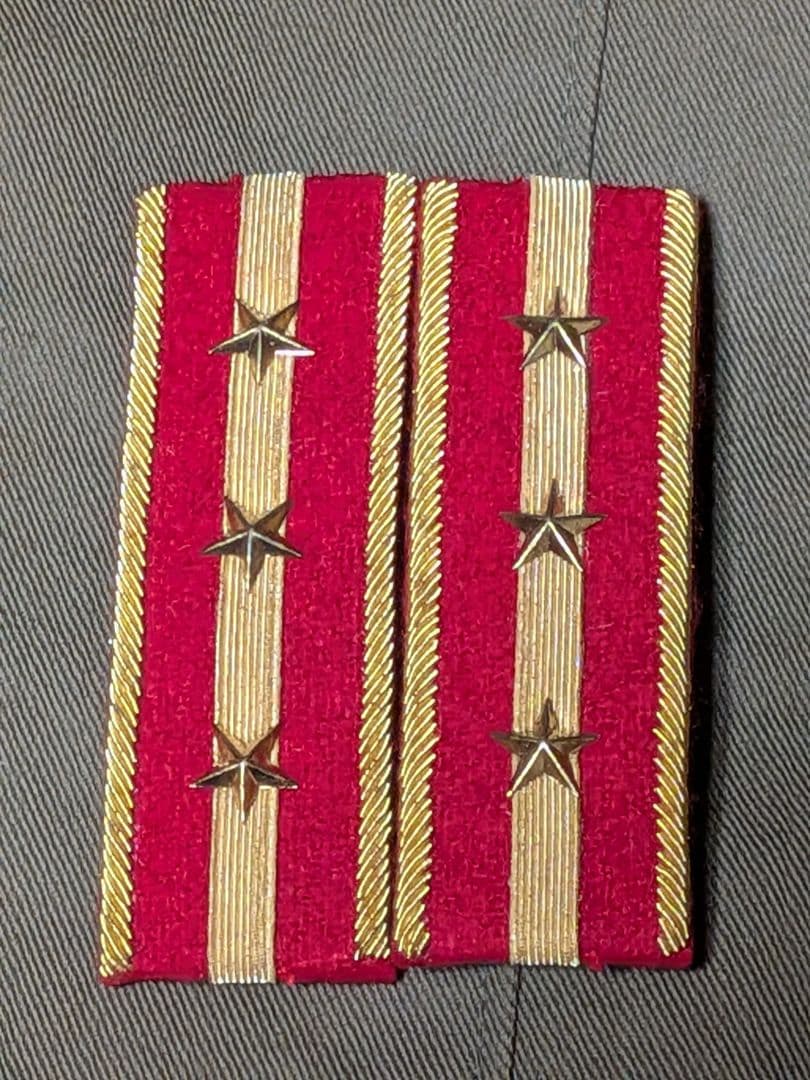 日本軍　陸軍　将校　大尉　肩章　高級レプリカ　本革使用　未使用