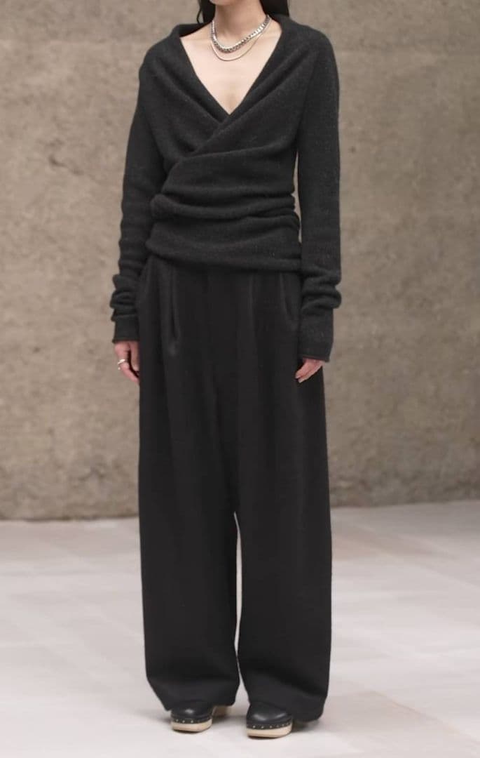 LAUREN MANOOGIAN SOFT MOBIUS 変型ニット