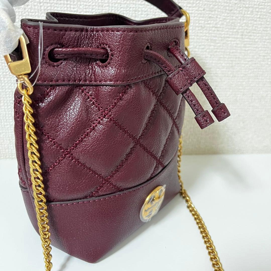 【新品】トリーバーチWILLA MATTE MINI BUCKET バーガンディ