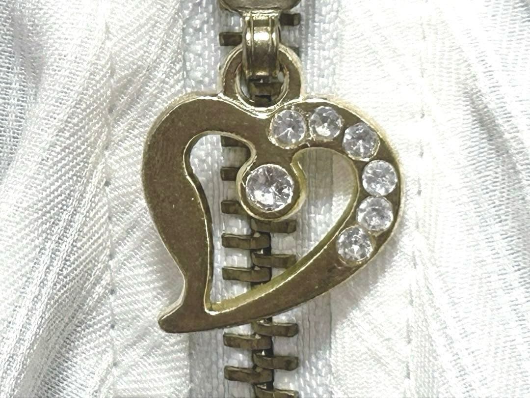 タグ付き♡GOLDS♡ハートチャーム＆ダブルジッパー♡チョーカー付きトップス♡白