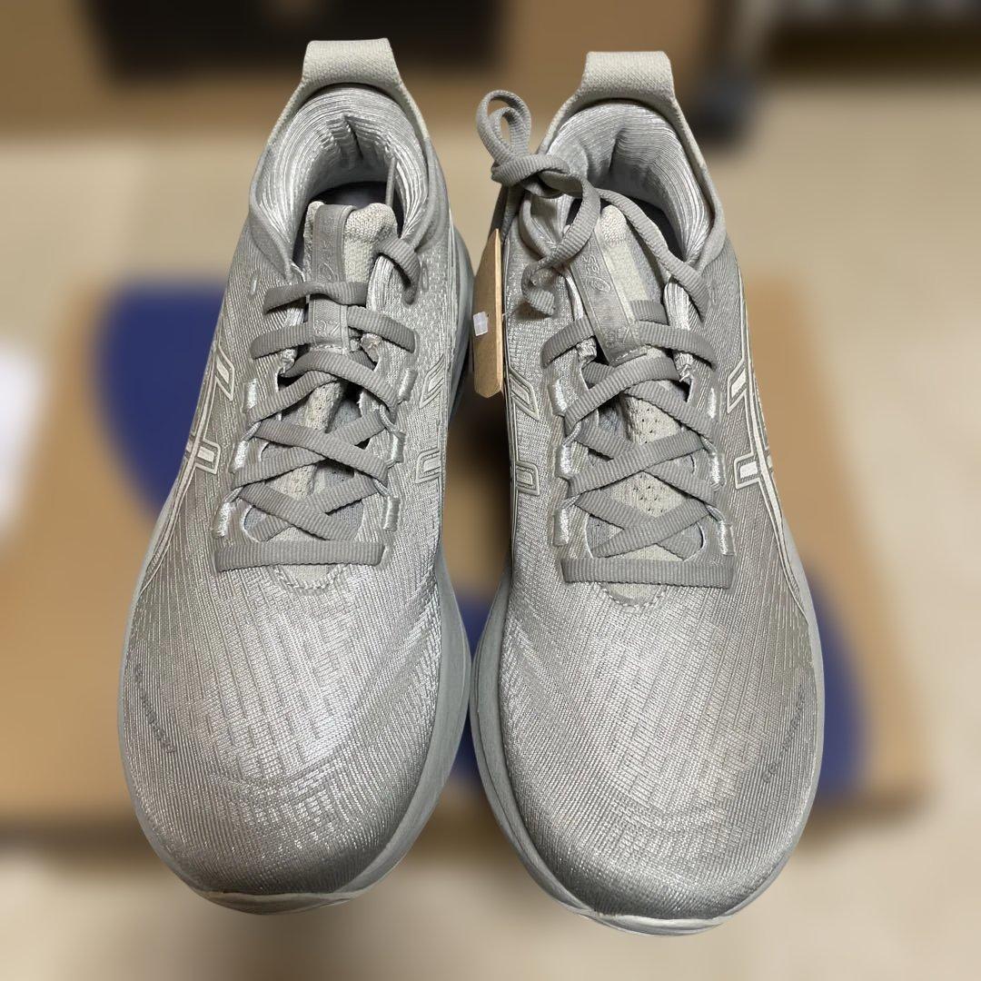 ASICS グレー ランニングシューズ　#1043