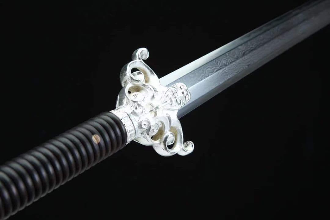 銀めっきドラゴン剣 古兵器   武具　刀装具　日本刀　模造刀   居合刀