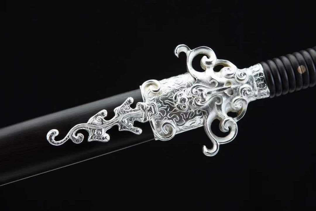 銀めっきドラゴン剣 古兵器   武具　刀装具　日本刀　模造刀   居合刀