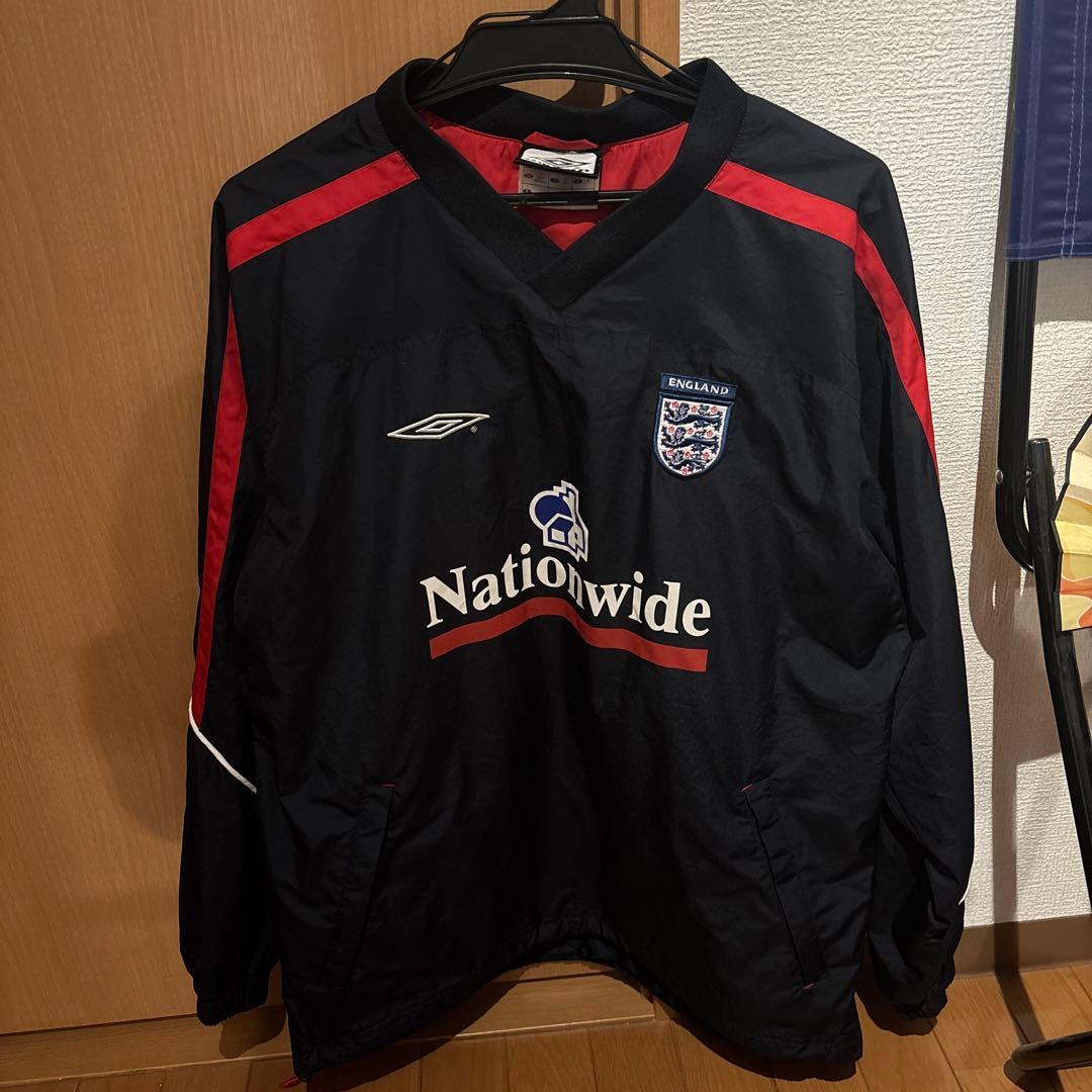 Umbro イングランド代表 ピステ・ウィンドブレーカー S 黒/赤