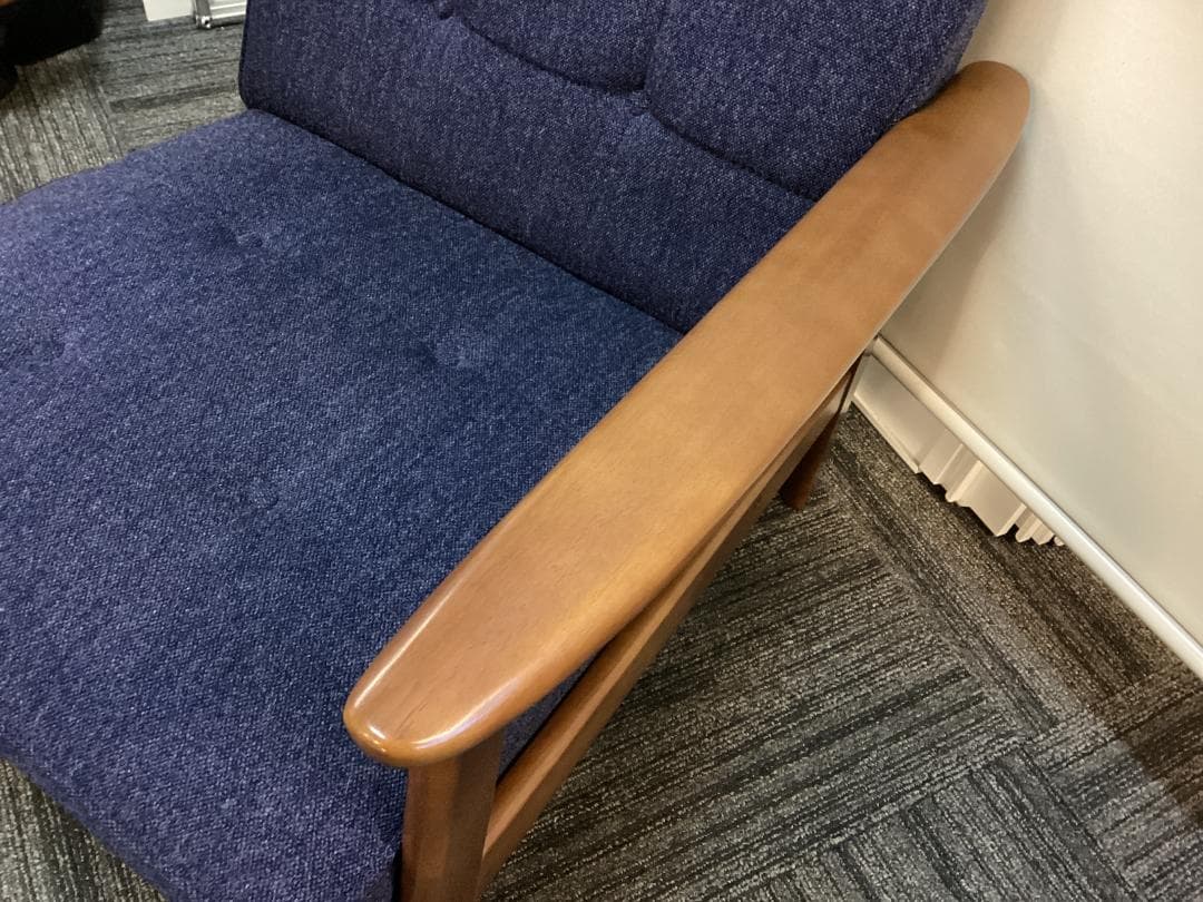 １脚のみ　カリモク６０　Kチェア　タープブルー　１シーター