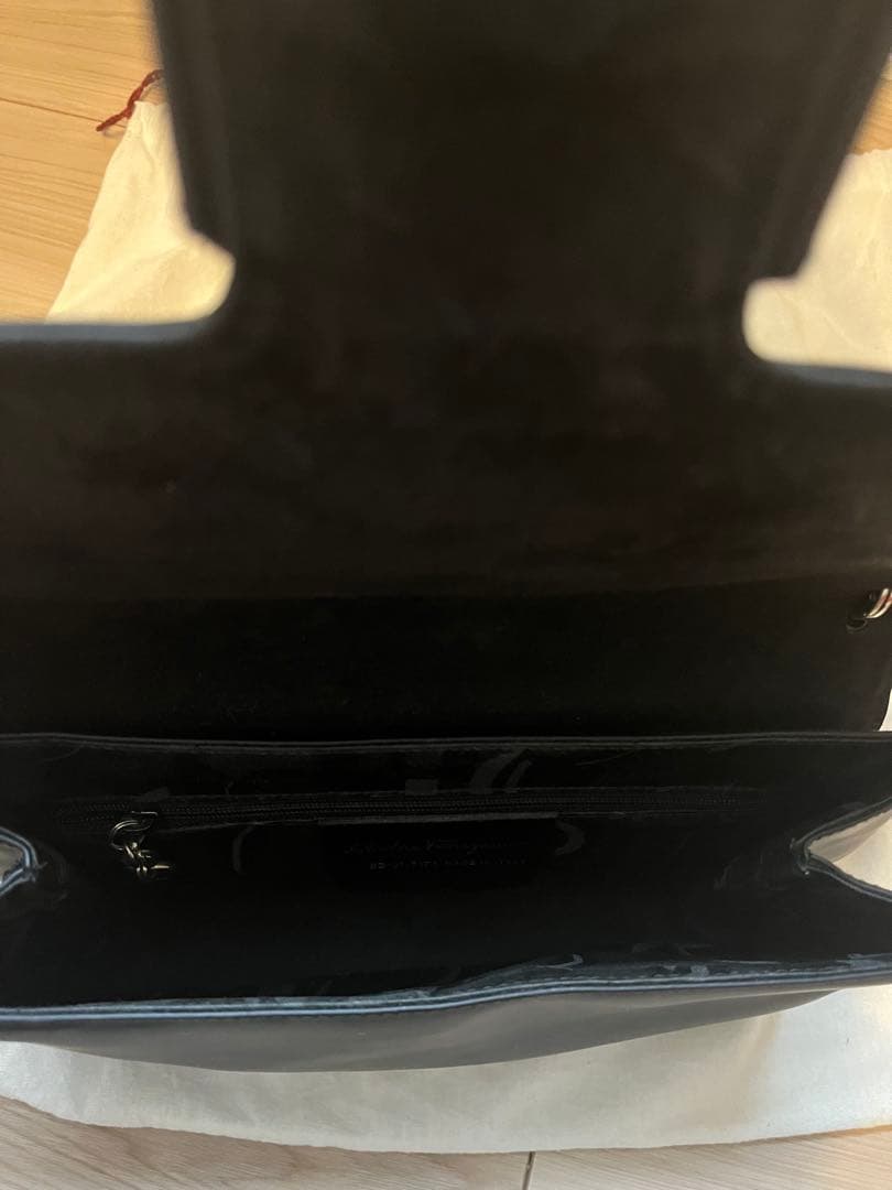 フェラガモ　ブラックレザー バッグ　［最終価格］