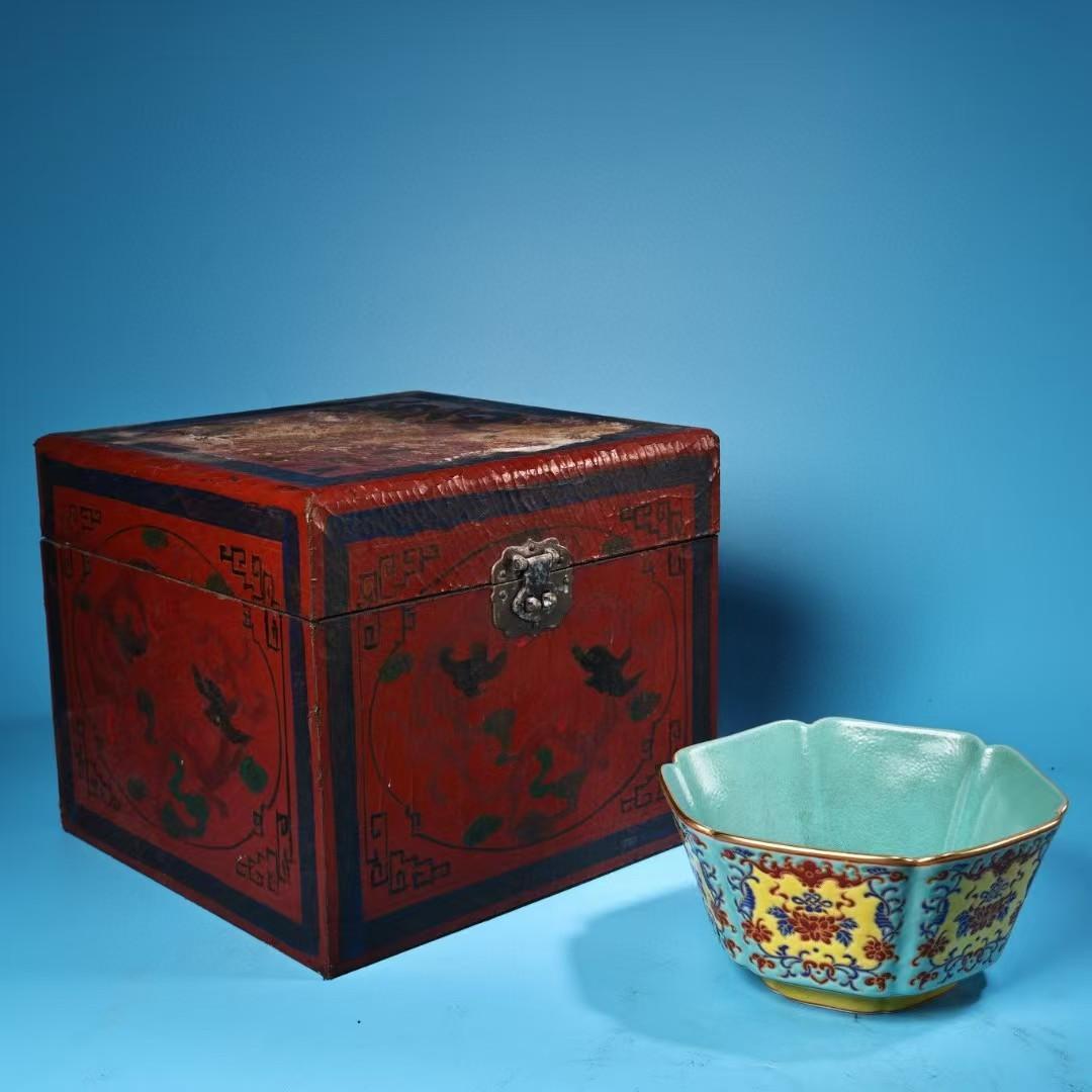 中国古美術・珍蔵七宝彩と粉彩・磁器六角碗・琺瑯彩・純手描き・箱付・置物・観賞皿