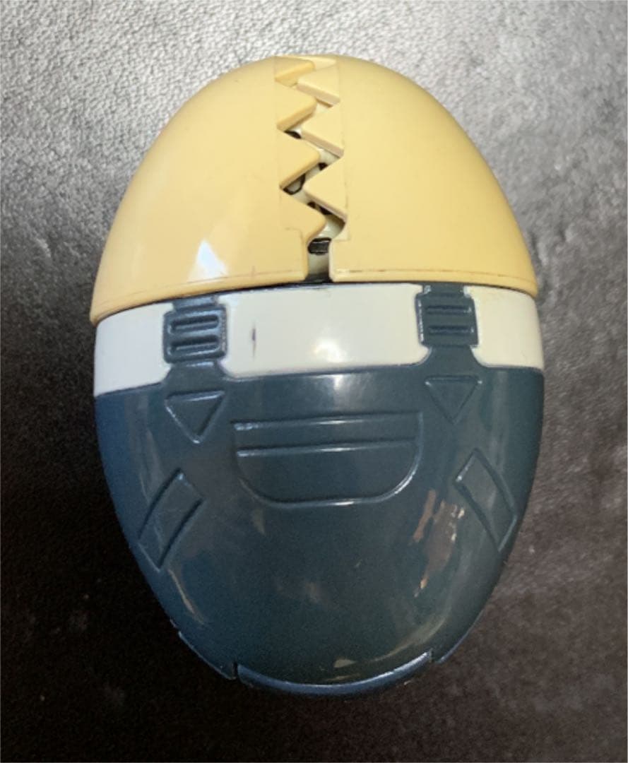 ロボット たまごから変身