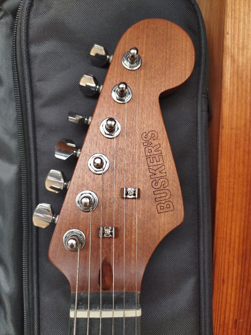 【送料込】【美品】BUSKER'S BST-Standard ストラトタイプ