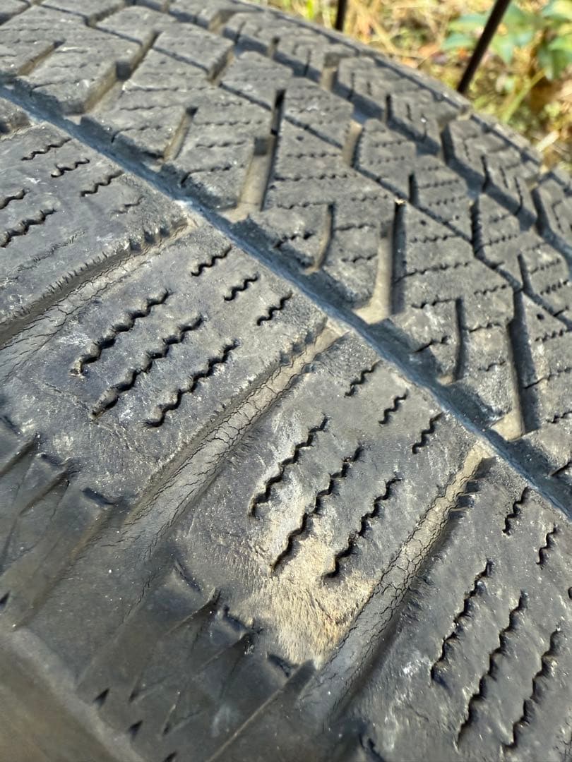 悟空　ブリヂストン 16インチ スタッドレス ホイール