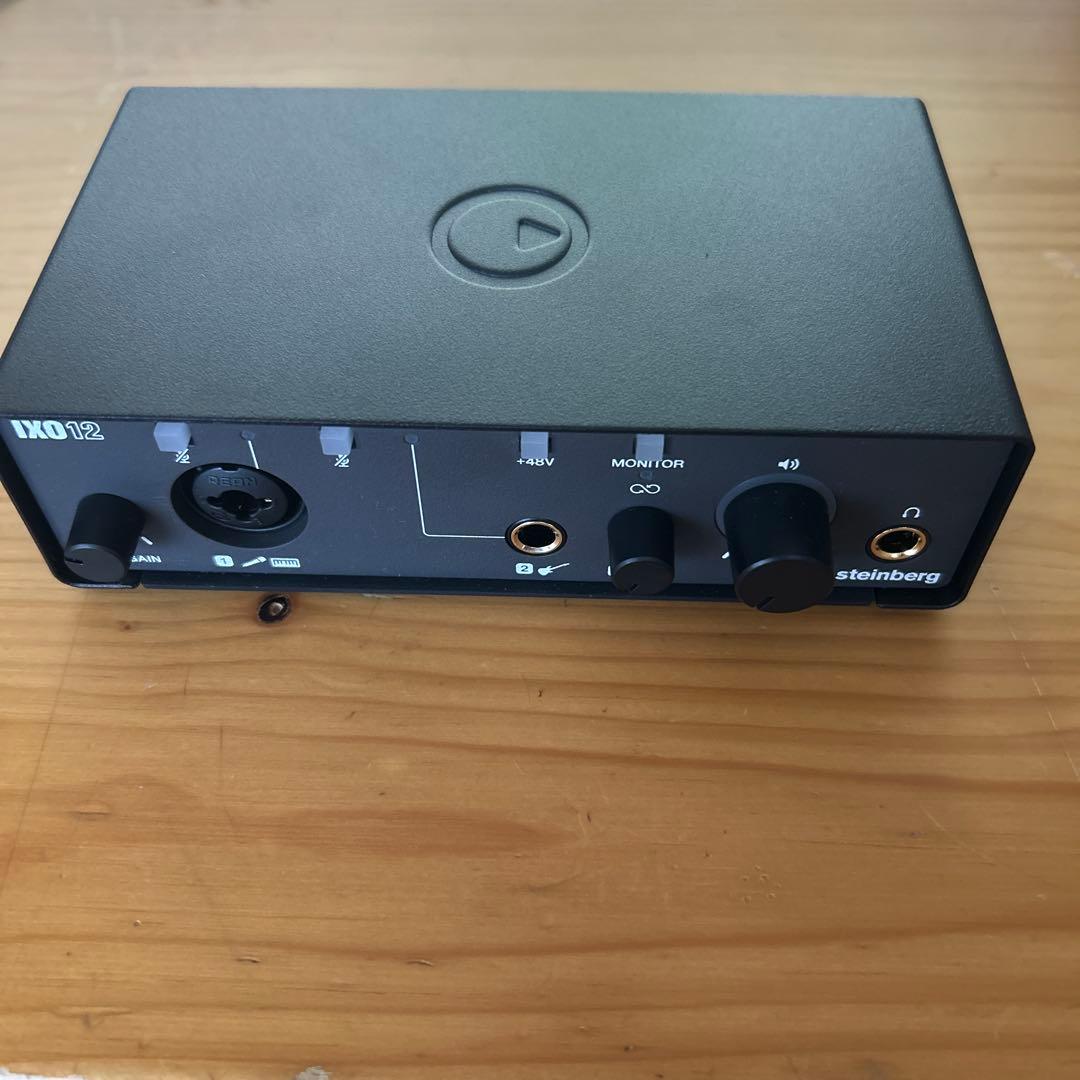 IXO12 W ホワイト　付属品完備　美品！即購入OK！送料無料！