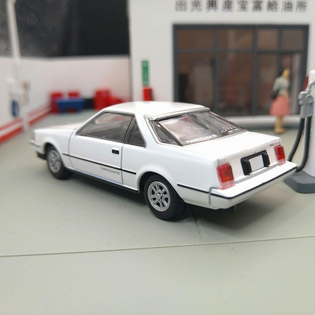 トミカリミテッドヴィンテージNEO トヨタ コロナハードトップ2台セット