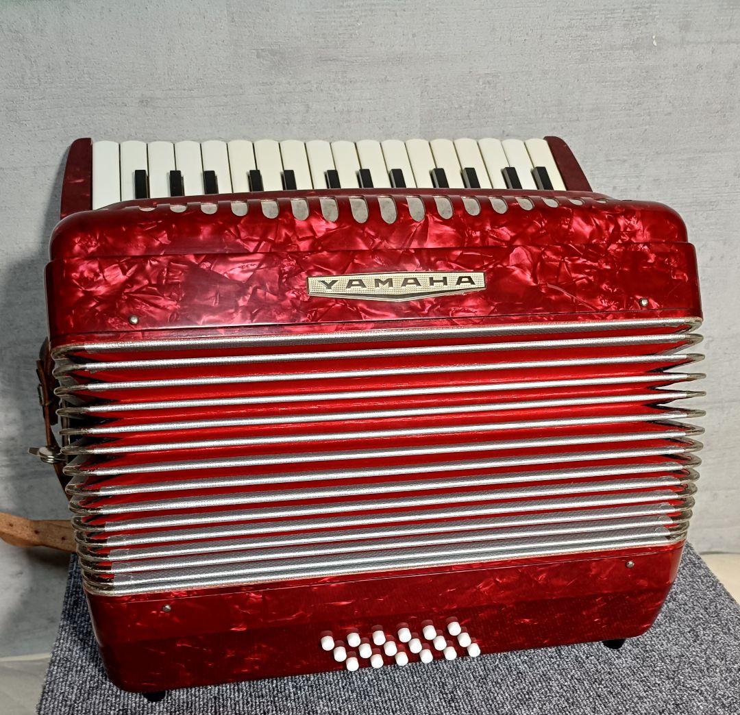 YAMAHA 赤アコーディオン 30鍵 美品です！音出し確認済み品