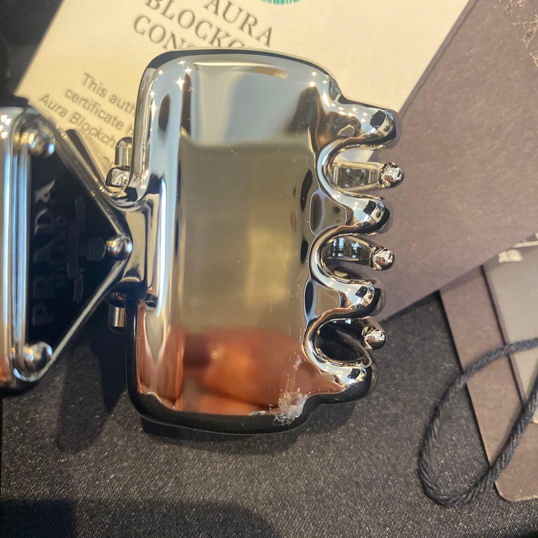 正規品PRADA ヘアクリップ