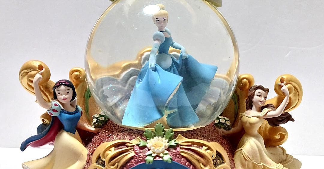 ジャンク品　ディズニー プリンセス スノードーム オルゴール 時計　置物 レア物