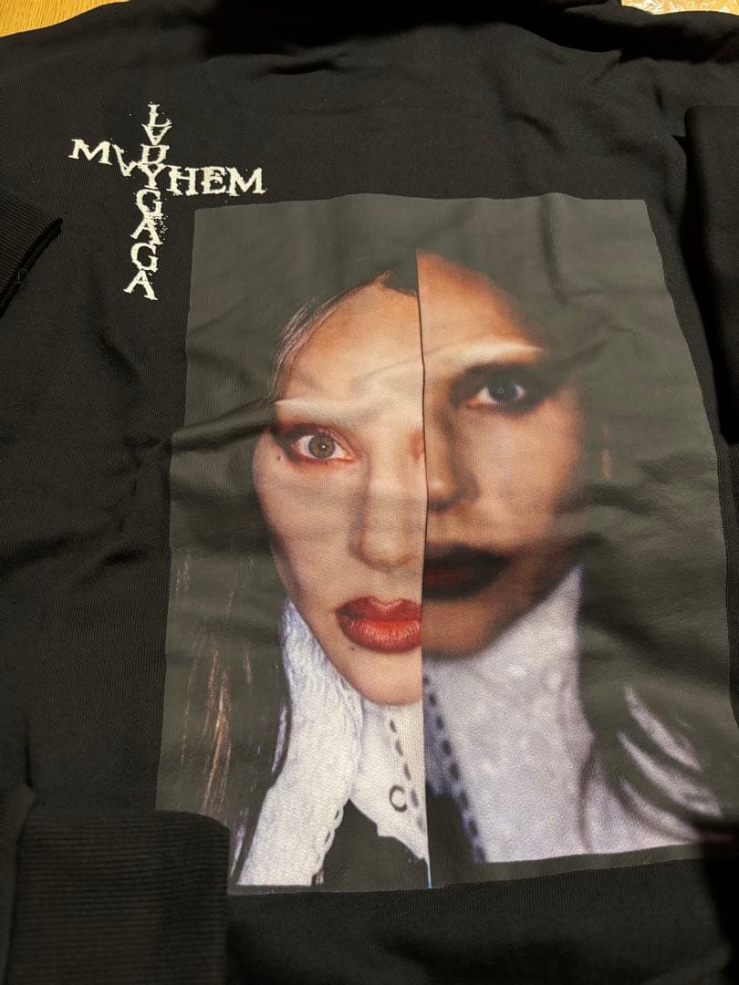 レディガガ来日記念ポップアップ限定デザインフード付トレーナーＬサイズ ブラック