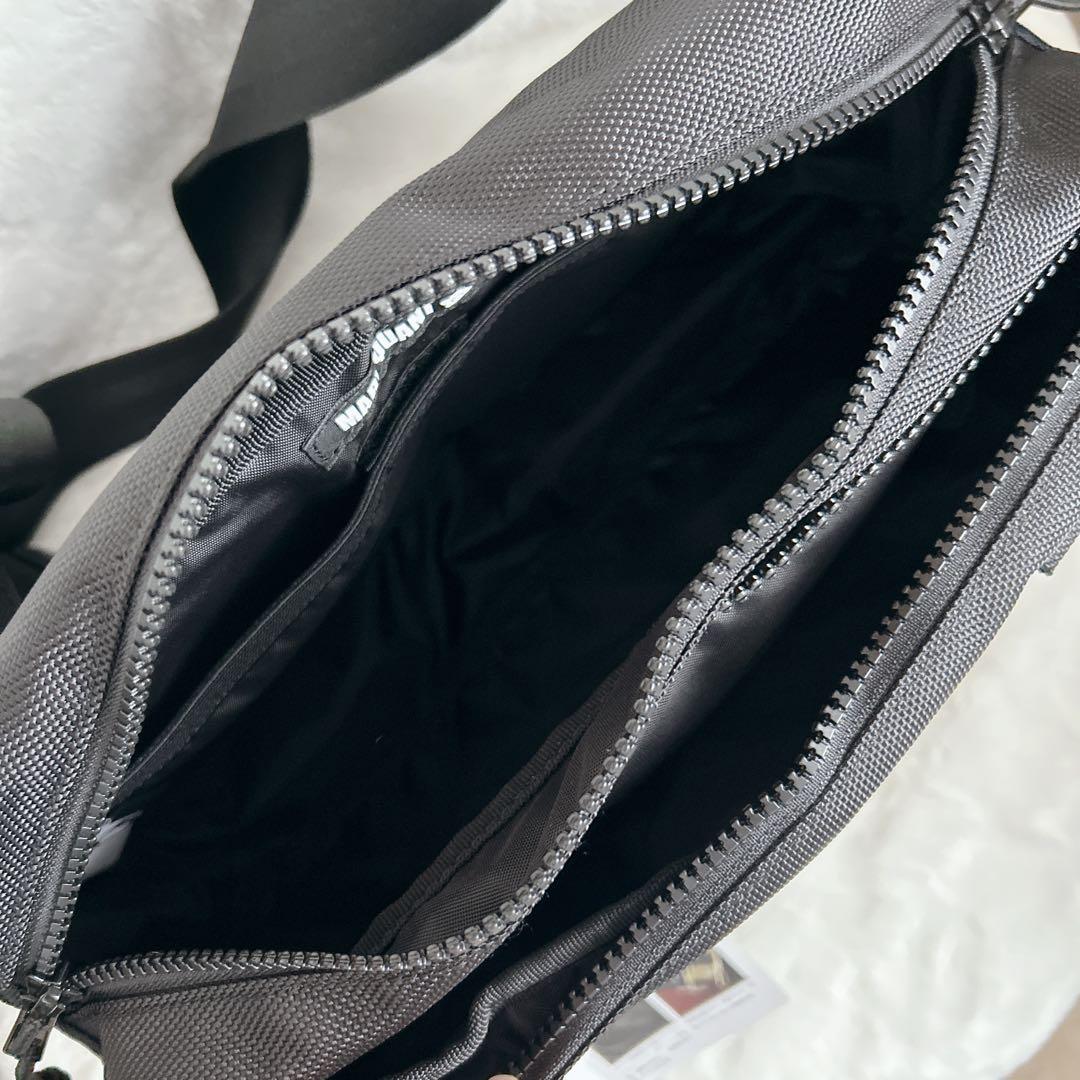 【新品未使用】 マリークワント ニューエラ コラボ ボディバッグ ブラック