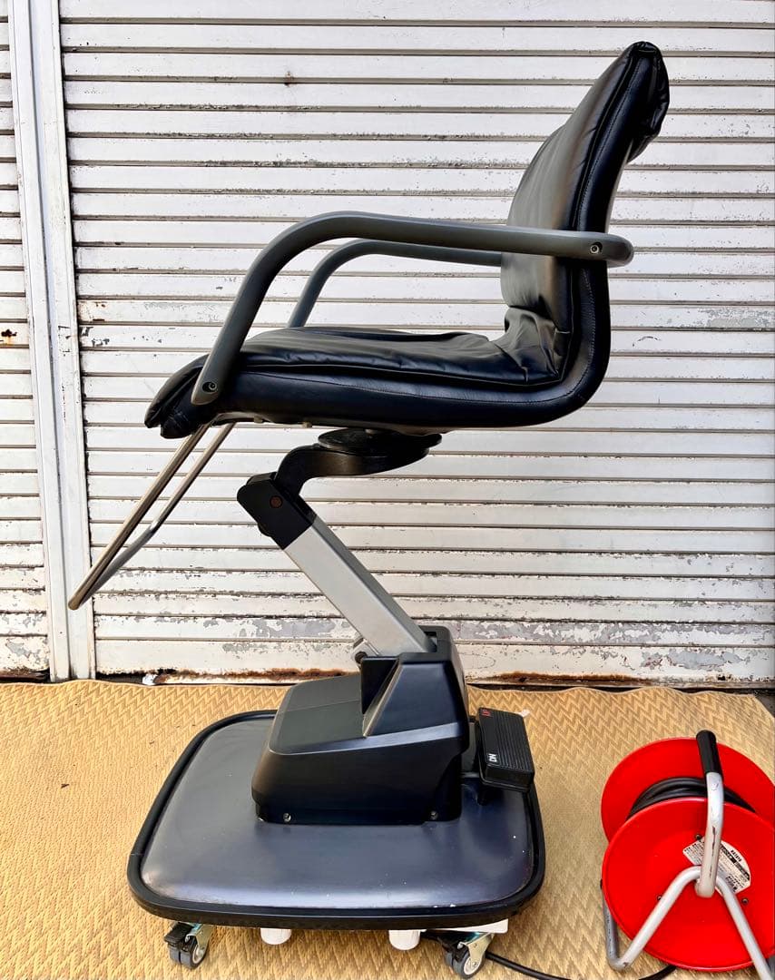 ③-1【送料無料】タカラベルモント SU-922 美容室 理容室 電動チェア