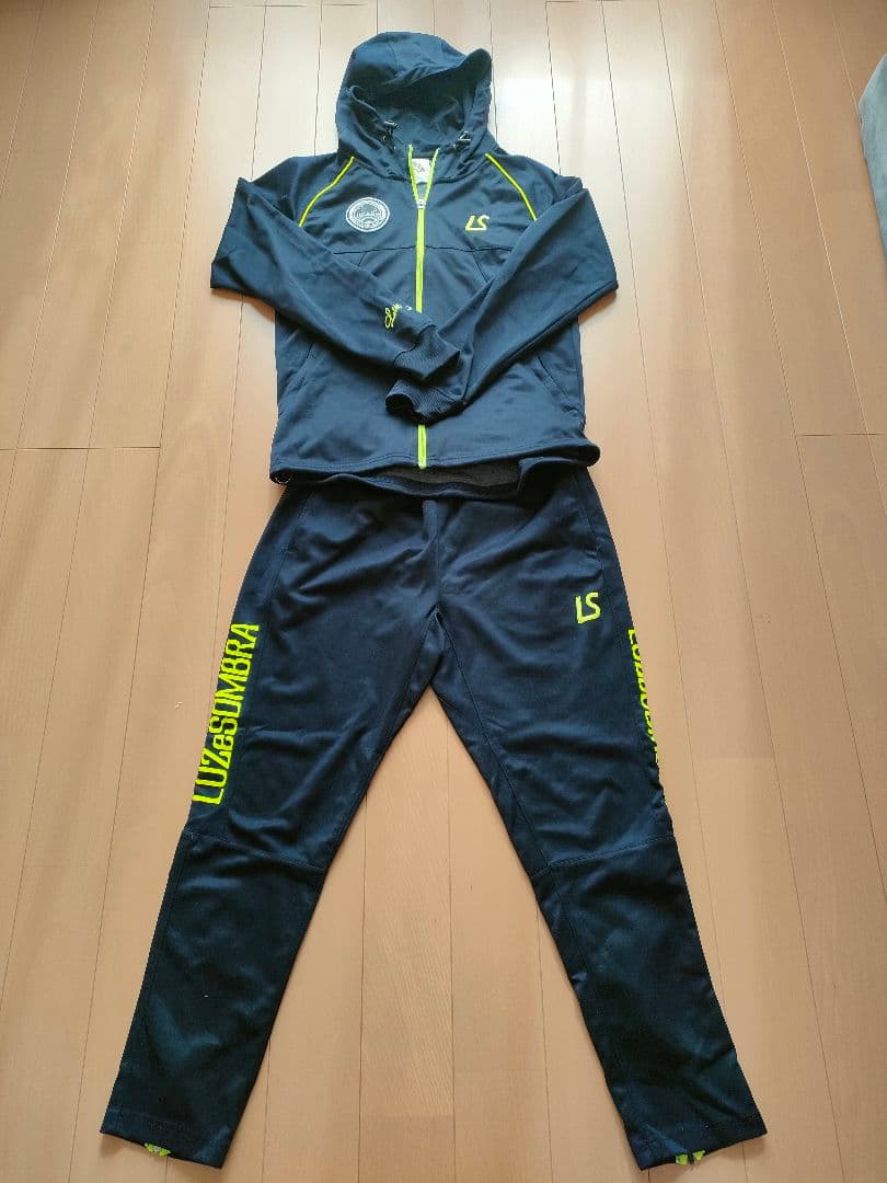 ウェア LUZeSOMBRA