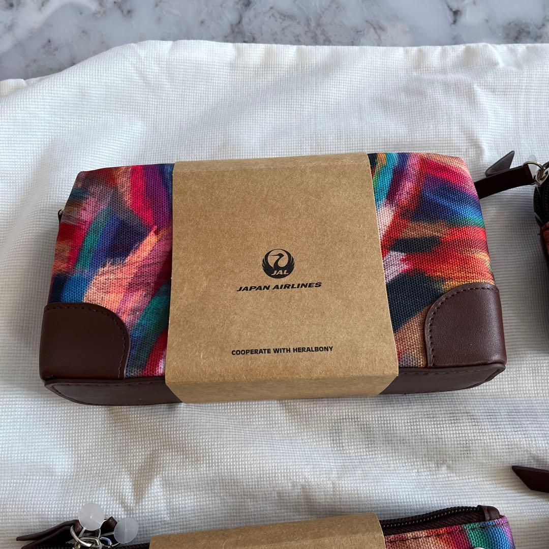 未開封　JAPAN AIRLINES ファーストクラス　トラベルポーチ 4個