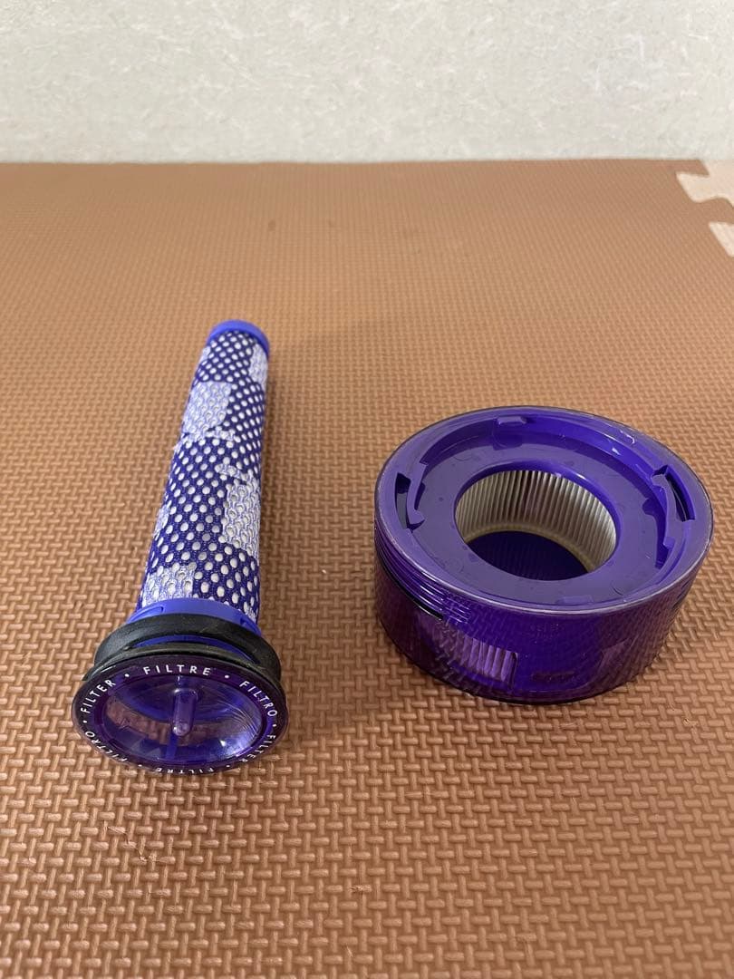 【ジャンク品】ダイソンV8 Slim Fluffy+ 　コードレスクリーナー