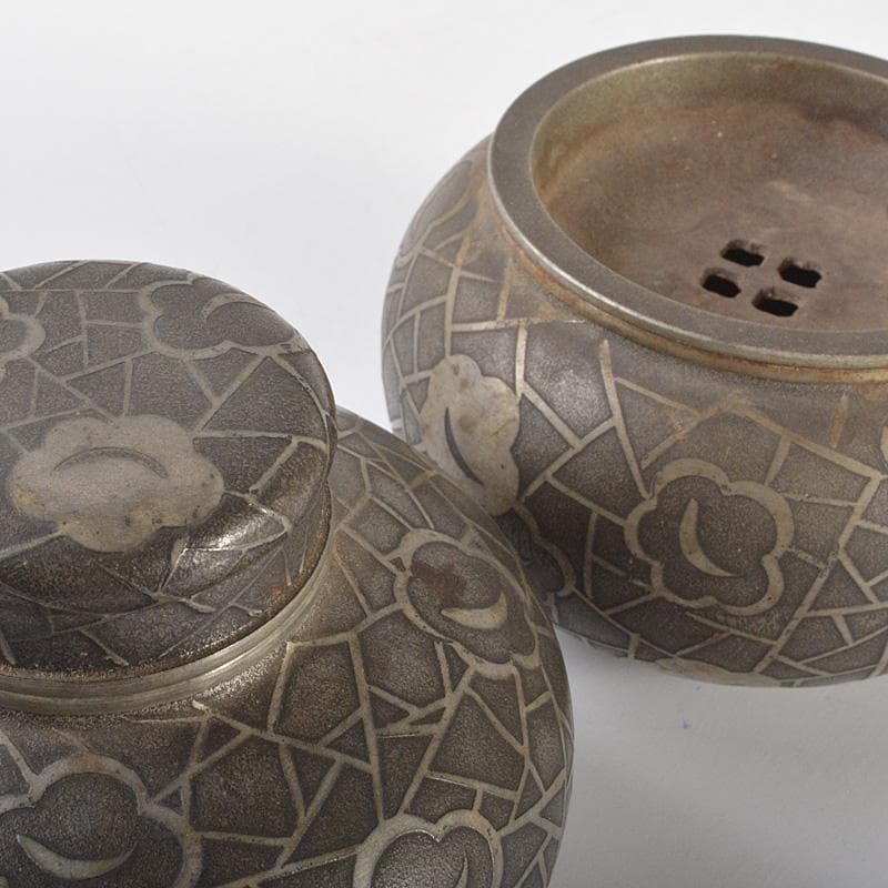 本錫　継山造　花文　茶壷　茶こぼし　茶托五客　合計約1027g　D　R6699