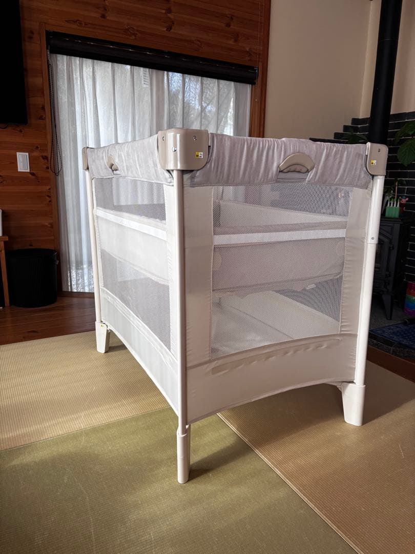 アップリカ　ココネル　ベビーベッド