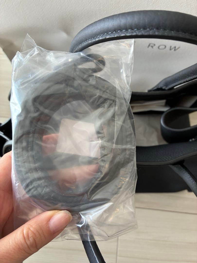 最終値下げ【新品】THE ROW マルゴー12 黒★国内百貨店購入